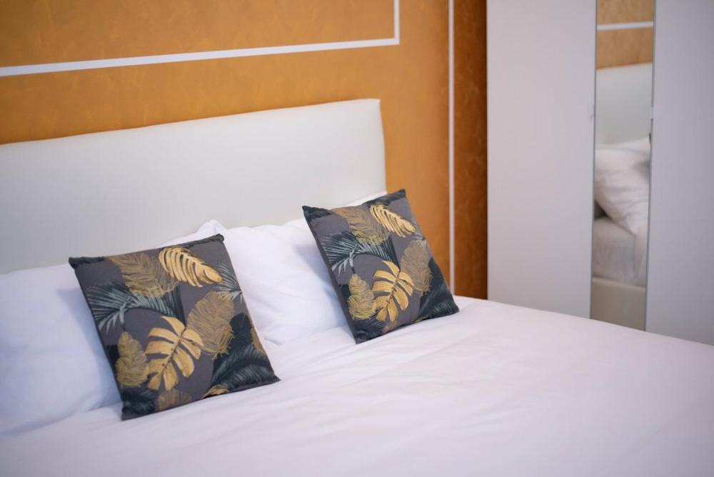 Isabel Apartaments Old Town ปาโดวา ภายนอก รูปภาพ